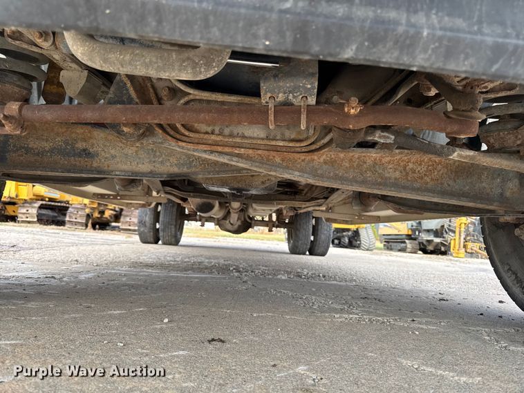 image for item EA2068 1997 Ford F350 SuperCab utility bed pickup truck