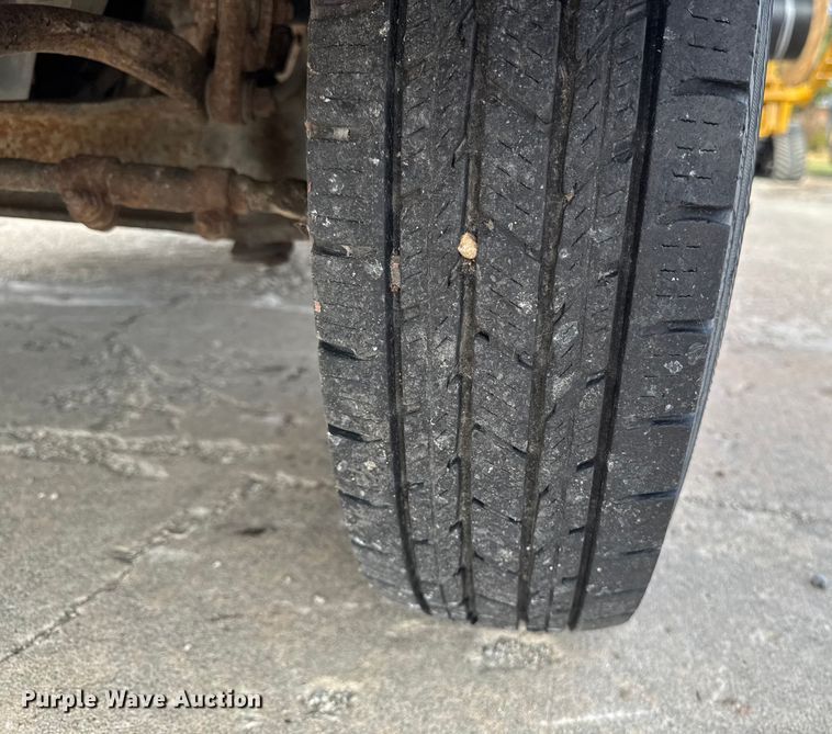 image for item EA2068 1997 Ford F350 SuperCab utility bed pickup truck