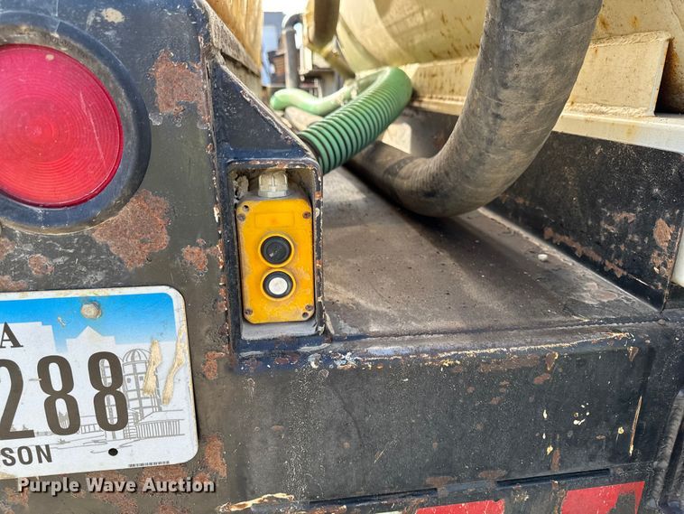 image for item EA2071 2014 Vacstar 500DT  vacuum excavator