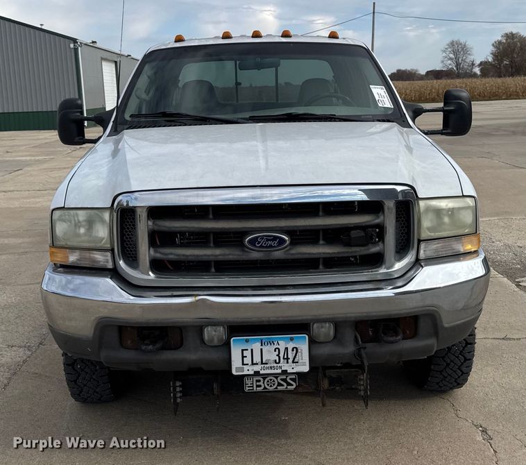 image for item EA2072 2002 Ford F350 Super Duty Crew Cab pickup truck