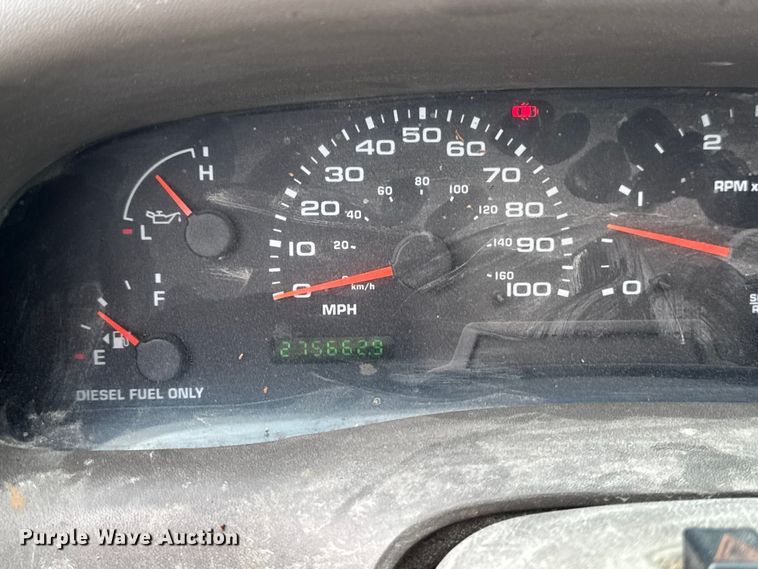 image for item EA2072 2002 Ford F350 Super Duty Crew Cab pickup truck