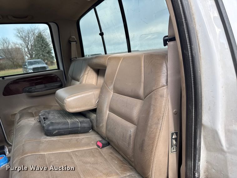 image for item EA2072 2002 Ford F350 Super Duty Crew Cab pickup truck