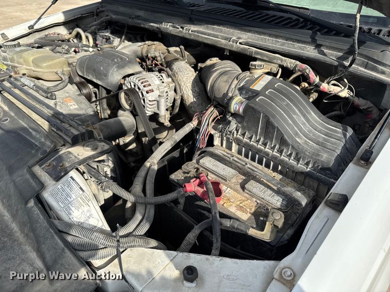 image for item EA2072 2002 Ford F350 Super Duty Crew Cab pickup truck