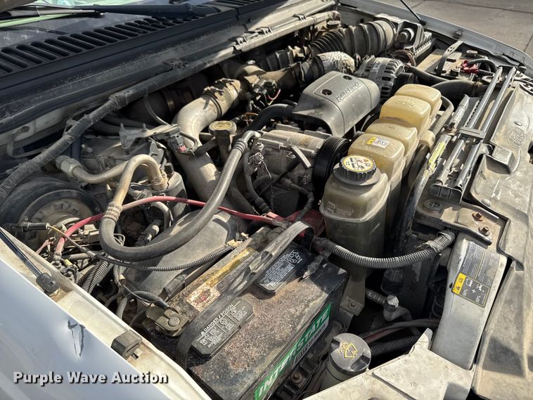 image for item EA2072 2002 Ford F350 Super Duty Crew Cab pickup truck