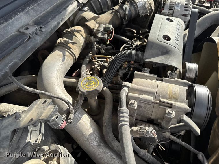 image for item EA2072 2002 Ford F350 Super Duty Crew Cab pickup truck