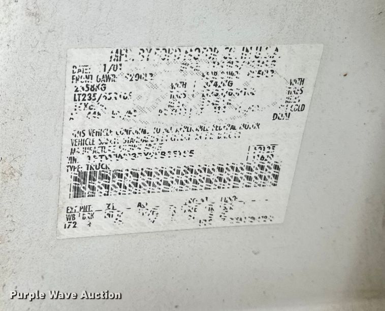 image for item EA2072 2002 Ford F350 Super Duty Crew Cab pickup truck