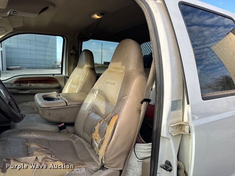 image for item EA2074 2001 Ford F350 Super Duty Crew Cab flatbed pickup truck