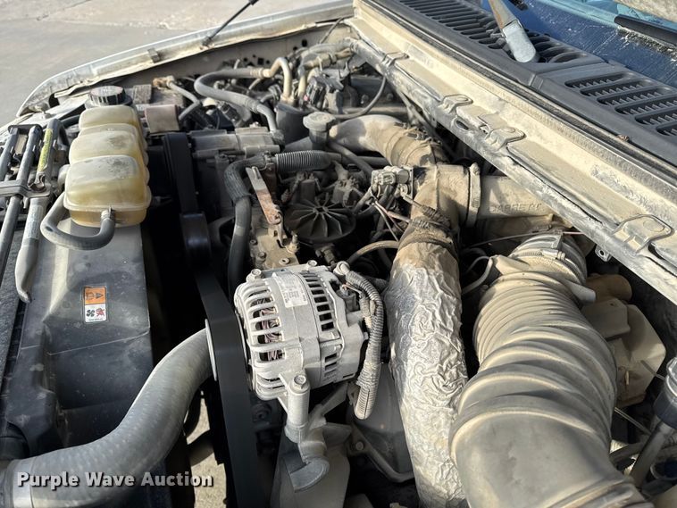 image for item EA2074 2001 Ford F350 Super Duty Crew Cab flatbed pickup truck