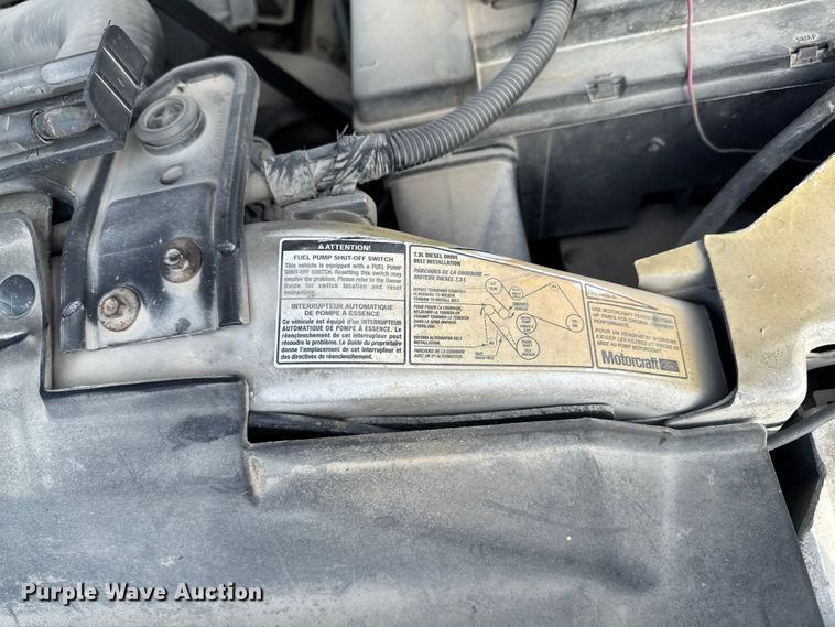 image for item EA2074 2001 Ford F350 Super Duty Crew Cab flatbed pickup truck