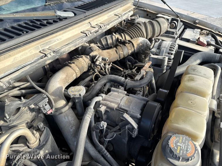 image for item EA2074 2001 Ford F350 Super Duty Crew Cab flatbed pickup truck