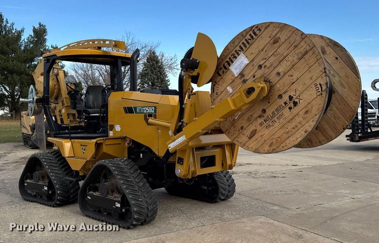 image for item EA2075 2023 Vermeer RTX1250i2 vibratory cable plow