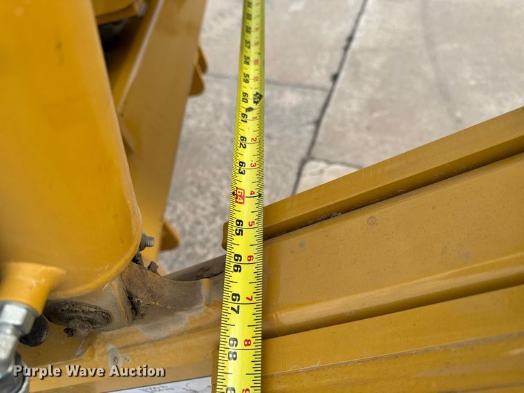 image for item EA2075 2023 Vermeer RTX1250i2 vibratory cable plow