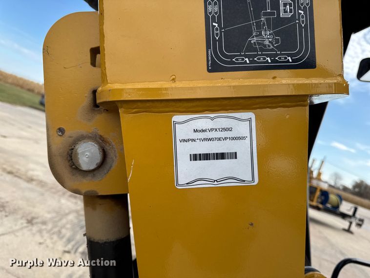 image for item EA2075 2023 Vermeer RTX1250i2 vibratory cable plow