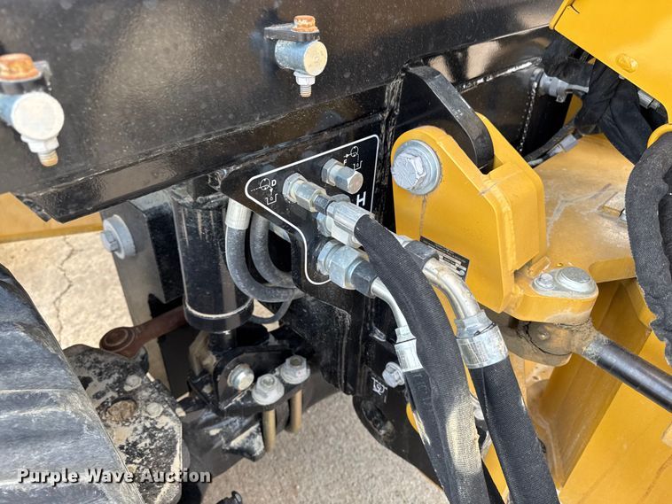 image for item EA2075 2023 Vermeer RTX1250i2 vibratory cable plow