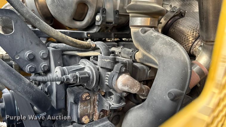 image for item EA2075 2023 Vermeer RTX1250i2 vibratory cable plow