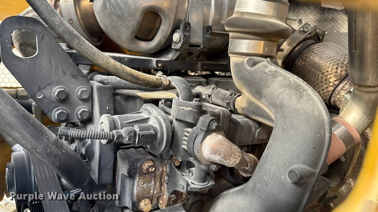 image for item EA2075 2023 Vermeer RTX1250i2 vibratory cable plow