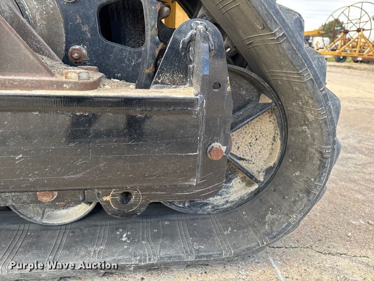 image for item EA2075 2023 Vermeer RTX1250i2 vibratory cable plow