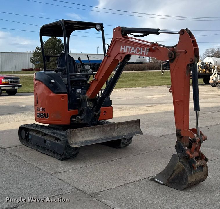 EXCAVADORA HITACHI ZX26U5N