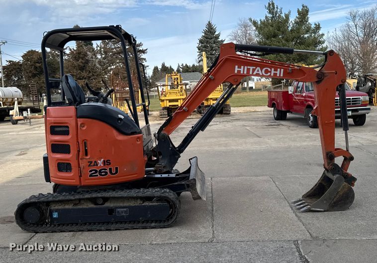 EXCAVADORA HITACHI ZX26U5N