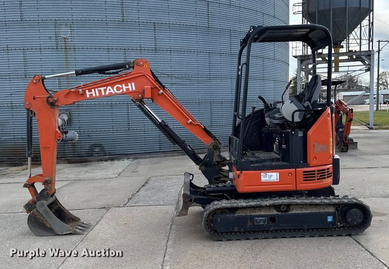 image for item EA2076 Hitachi ZX26U-5N mini excavator