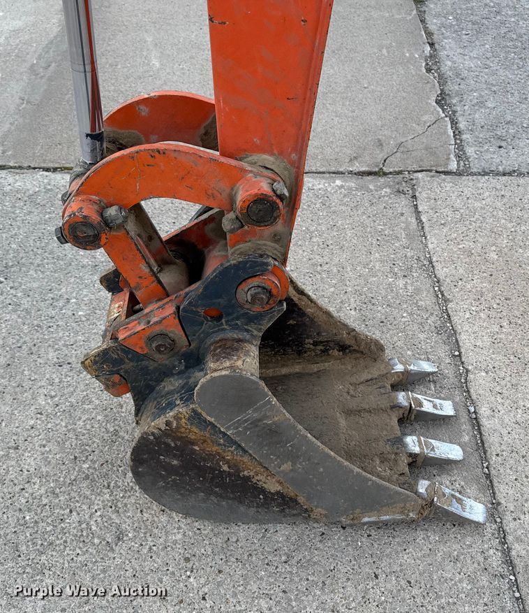 image for item EA2076 Hitachi ZX26U-5N mini excavator