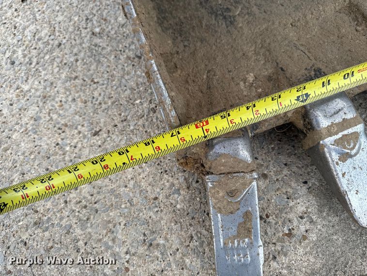 image for item EA2076 Hitachi ZX26U-5N mini excavator