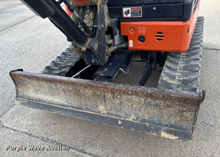 image for item EA2076 Hitachi ZX26U-5N mini excavator