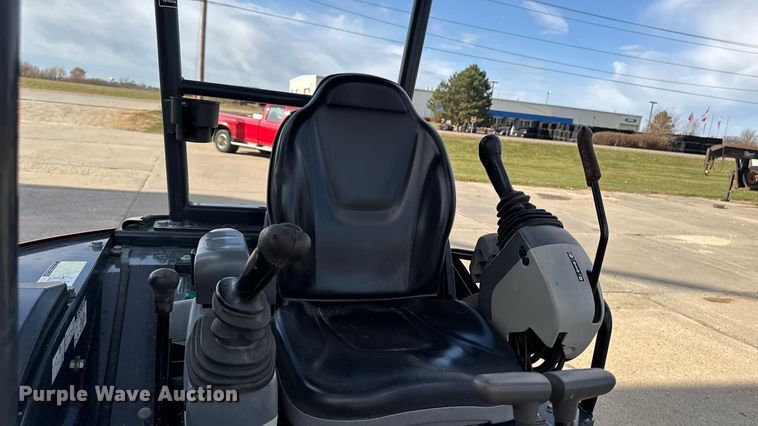 image for item EA2076 Hitachi ZX26U-5N mini excavator