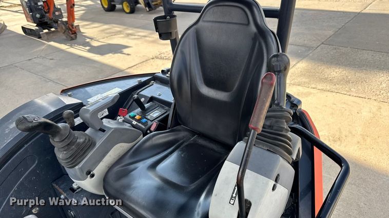 image for item EA2076 Hitachi ZX26U-5N mini excavator