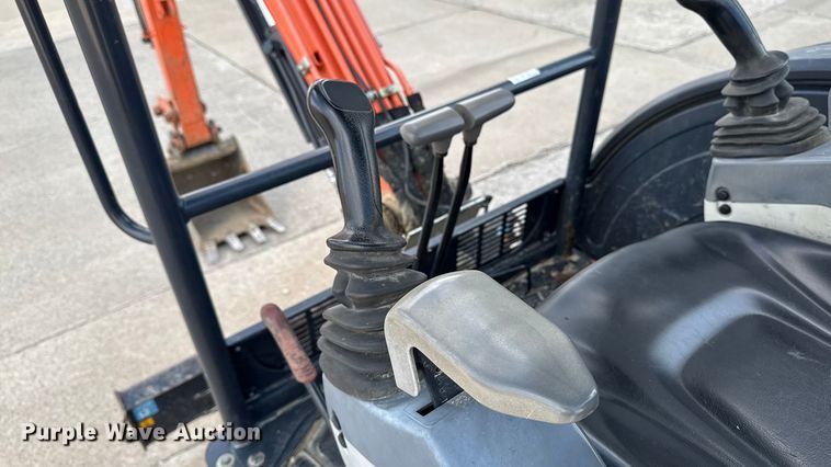 image for item EA2076 Hitachi ZX26U-5N mini excavator