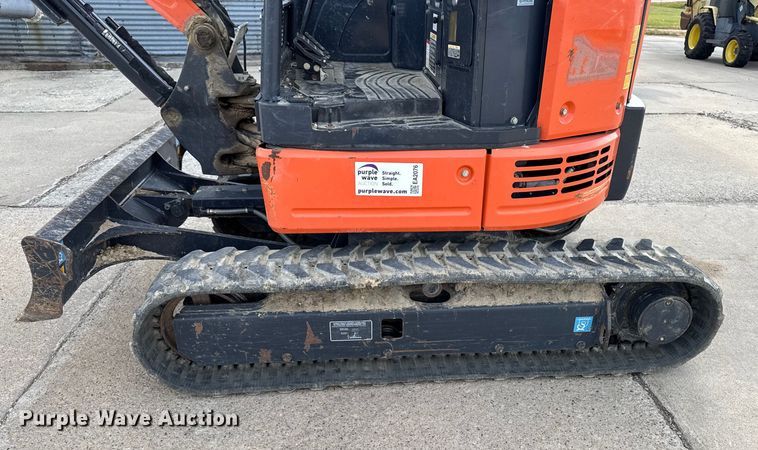 image for item EA2076 Hitachi ZX26U-5N mini excavator