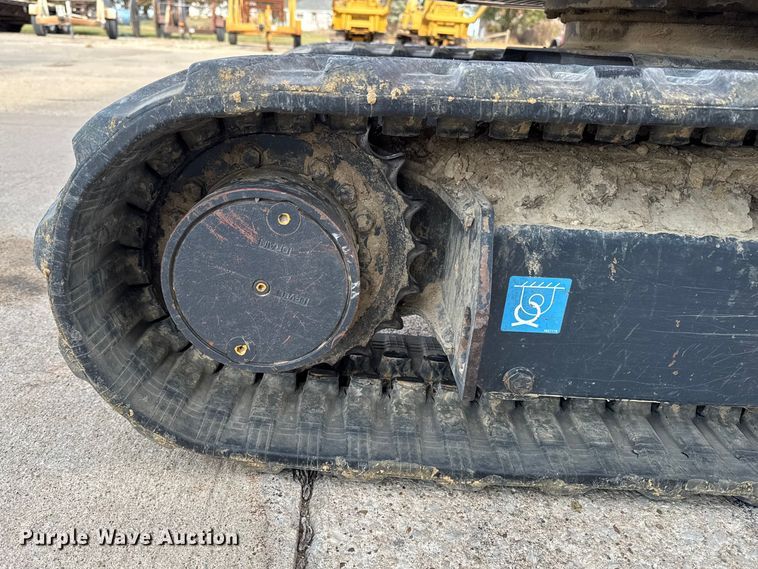 image for item EA2076 Hitachi ZX26U-5N mini excavator