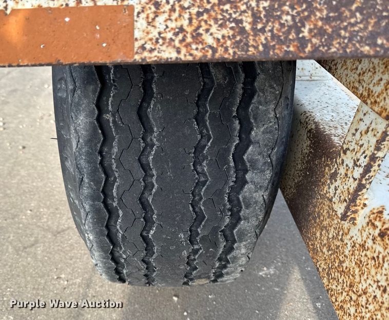 image for item EA2077 2015 Slabach I-60 reel trailer