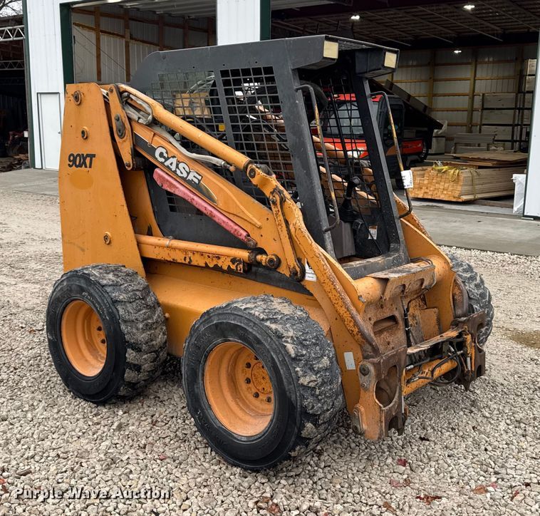 image for item EA2085 2004 Case 90XT skid steer loader