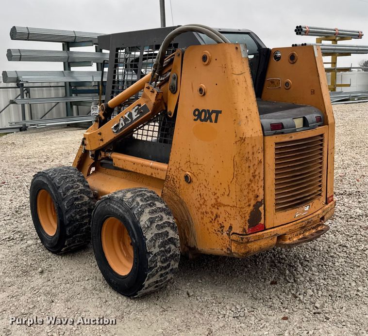 image for item EA2085 2004 Case 90XT skid steer loader
