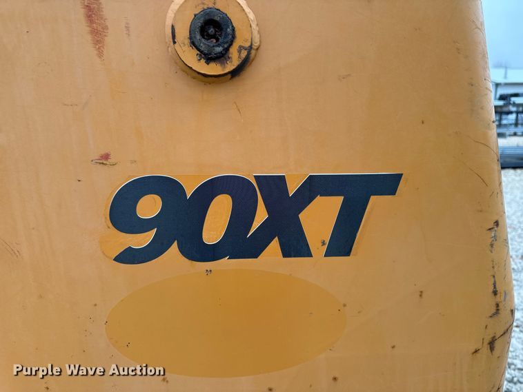 image for item EA2085 2004 Case 90XT skid steer loader