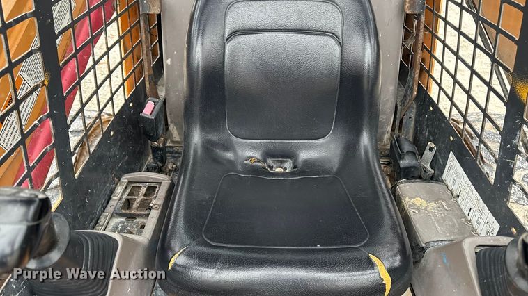 image for item EA2085 2004 Case 90XT skid steer loader