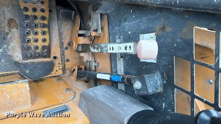 image for item EA2085 2004 Case 90XT skid steer loader