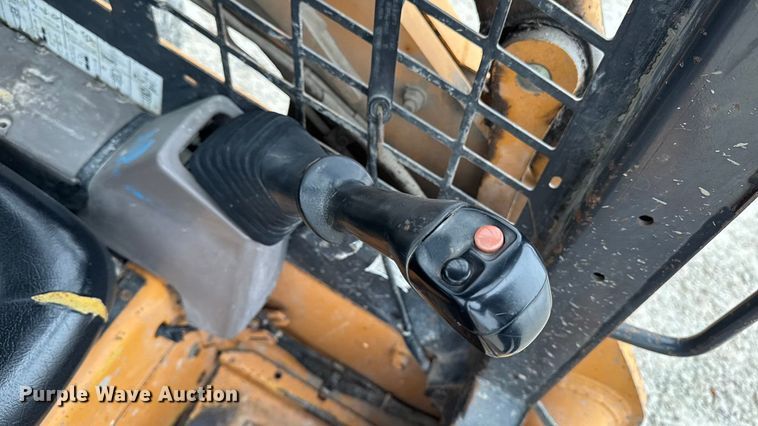 image for item EA2085 2004 Case 90XT skid steer loader