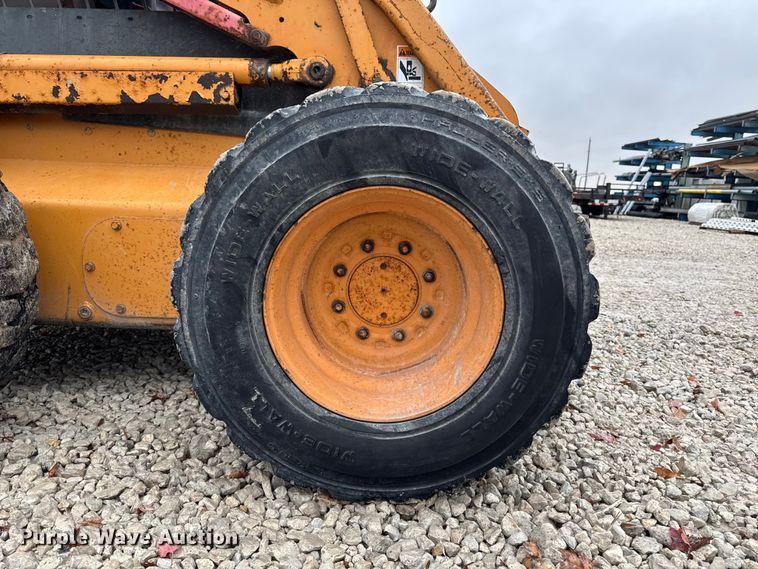 image for item EA2085 2004 Case 90XT skid steer loader