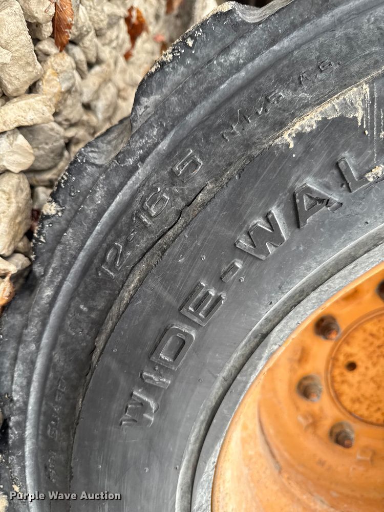 image for item EA2085 2004 Case 90XT skid steer loader