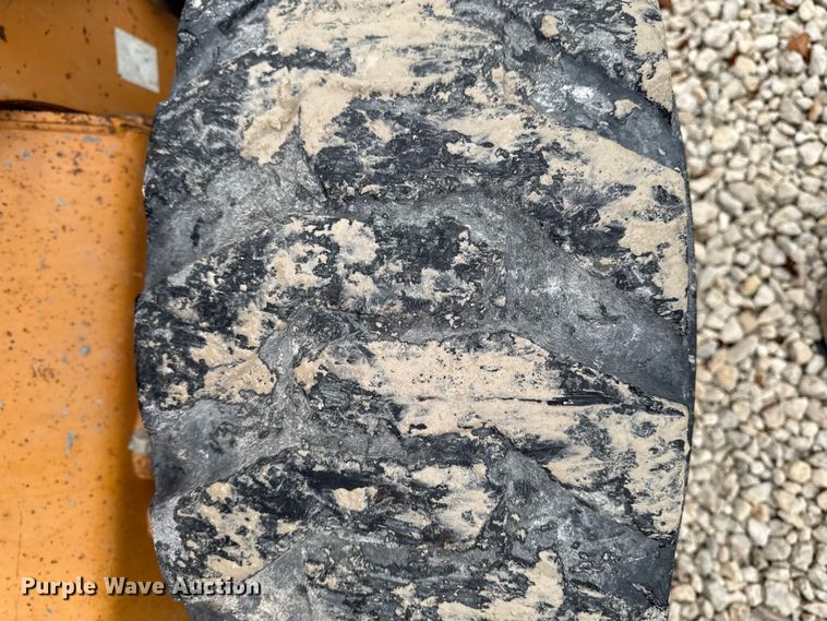 image for item EA2085 2004 Case 90XT skid steer loader