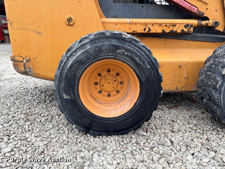 image for item EA2085 2004 Case 90XT skid steer loader