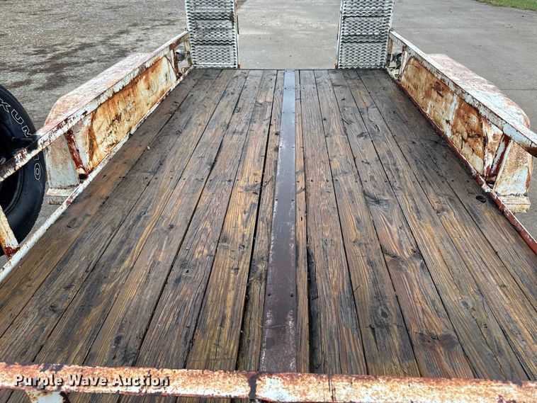 image for item EA2105 1994 Shop built utility trailer