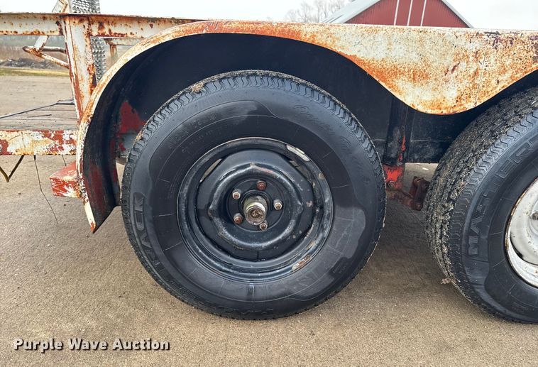 image for item EA2105 1994 Shop built utility trailer