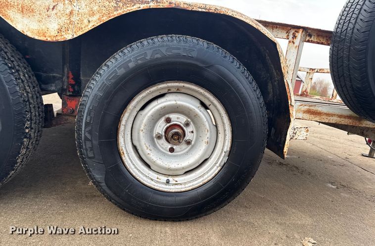 image for item EA2105 1994 Shop built utility trailer