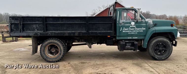 image for item EA2112 1994 Ford F700 dump truck