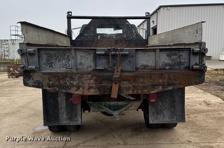 image for item EA2112 1994 Ford F700 dump truck