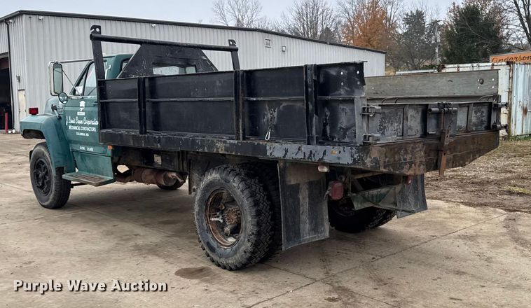 image for item EA2112 1994 Ford F700 dump truck