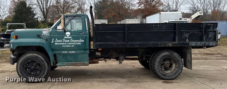image for item EA2112 1994 Ford F700 dump truck